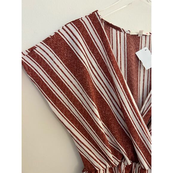 NWT Le Lis Striped Surplice Romper with Waist Sash Size Small - Picture 5 of 8